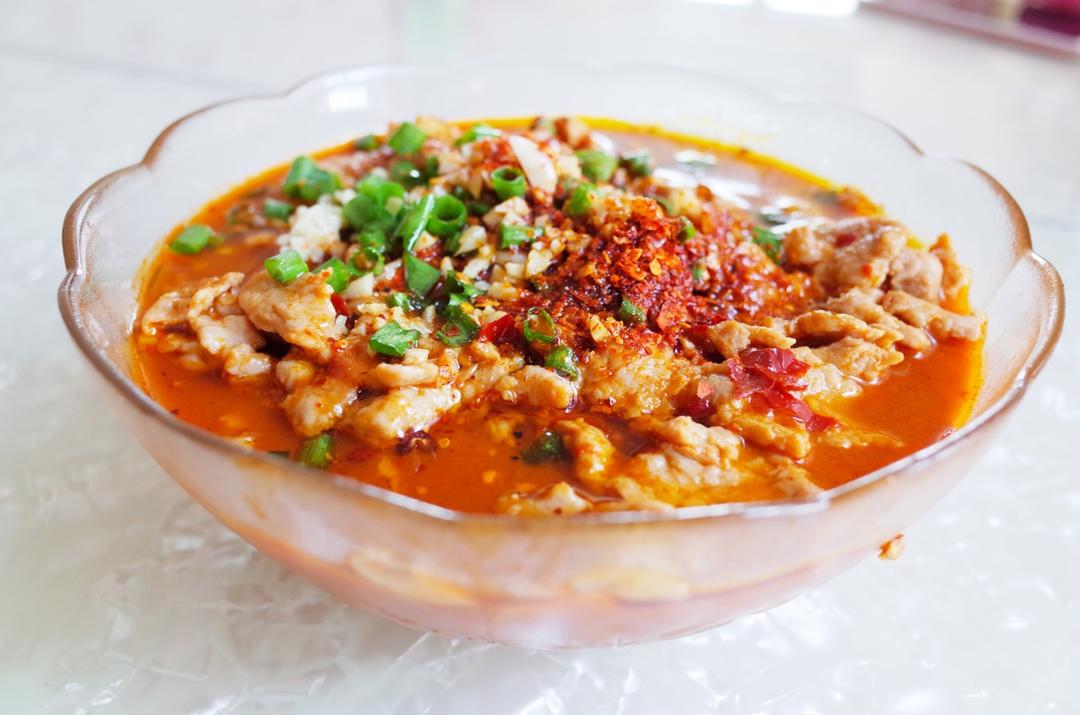 水煮肉片：辣椒的盛宴