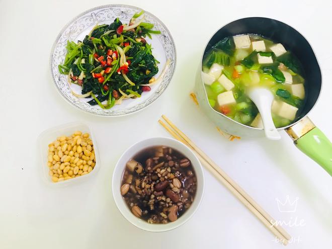 火腿豆腐杂蔬羹+老醋菠菜花生米（一人食/395大卡）的做法