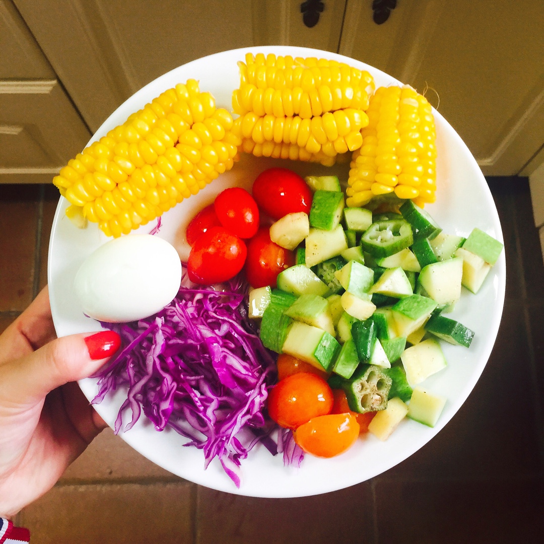 西葫芦番茄鸡蛋沙拉
