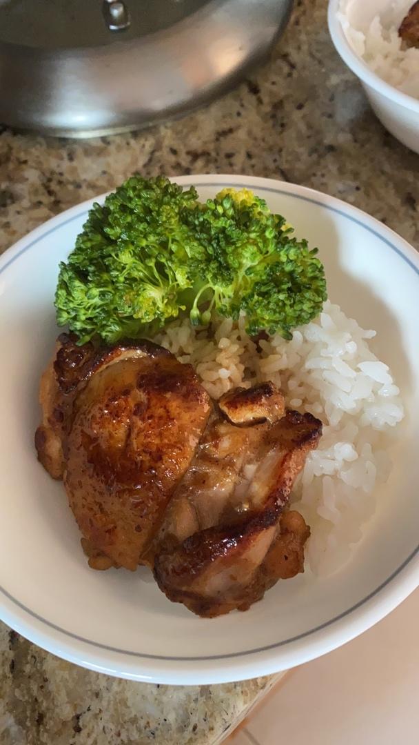 蜜汁照烧鸡肉饭