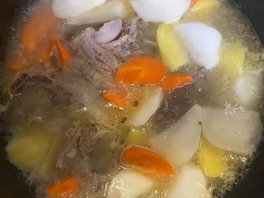 羊骨头汤的做法