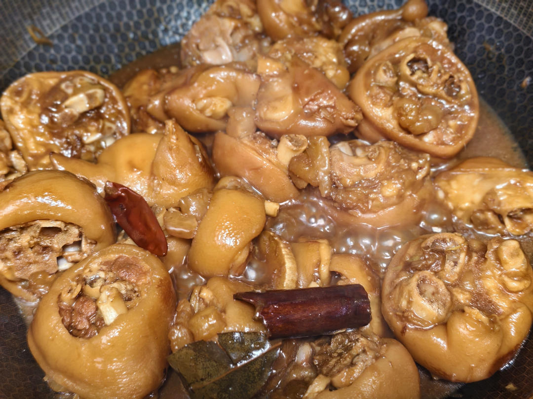 美味的家常菜：红烧猪蹄