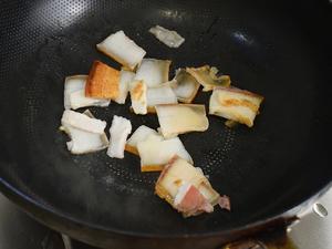 腊肉干煸花菜的做法 步骤5