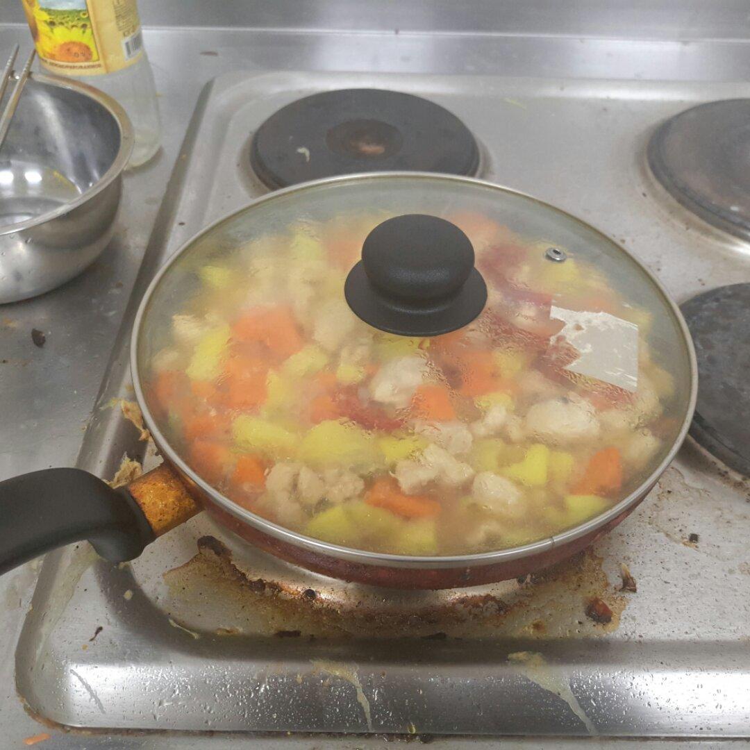 土豆炖鸡块