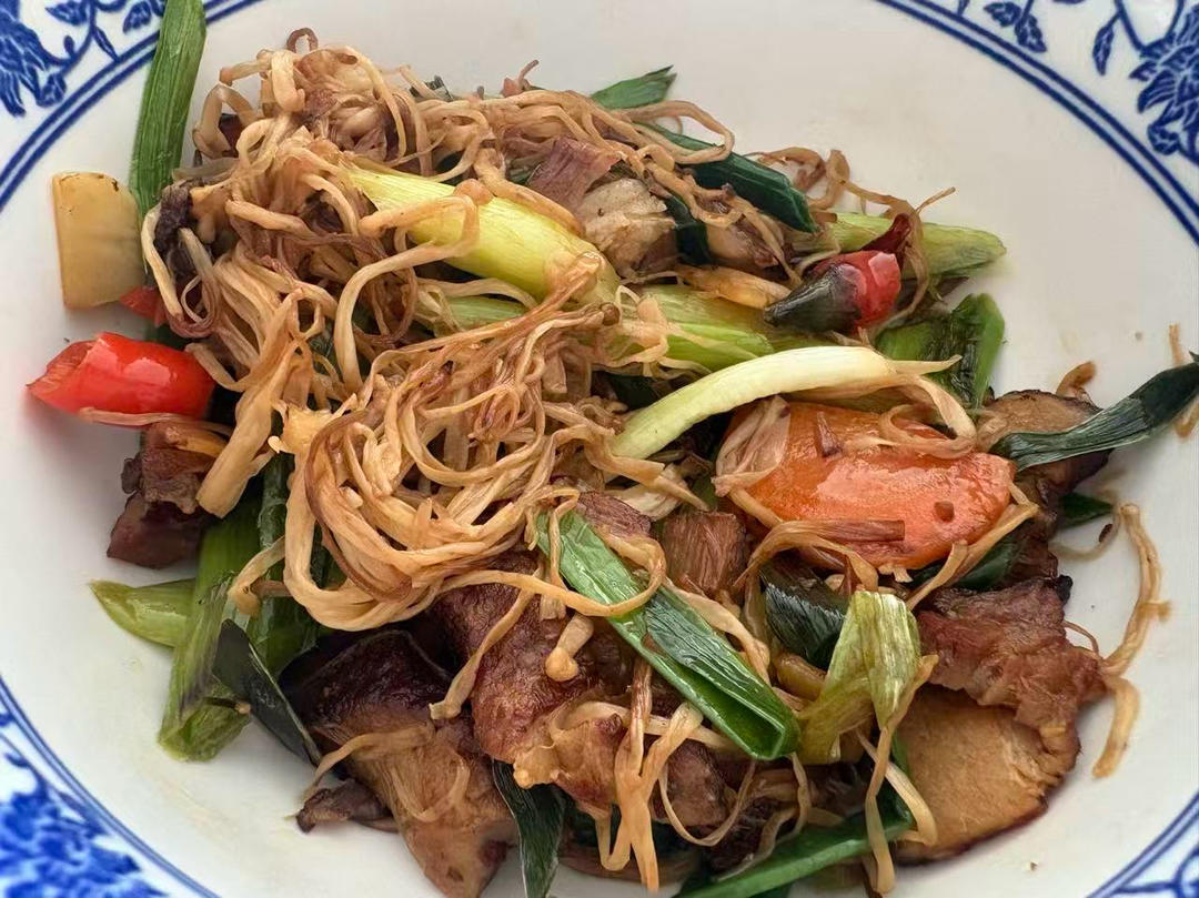 蒜苗炒腊肉