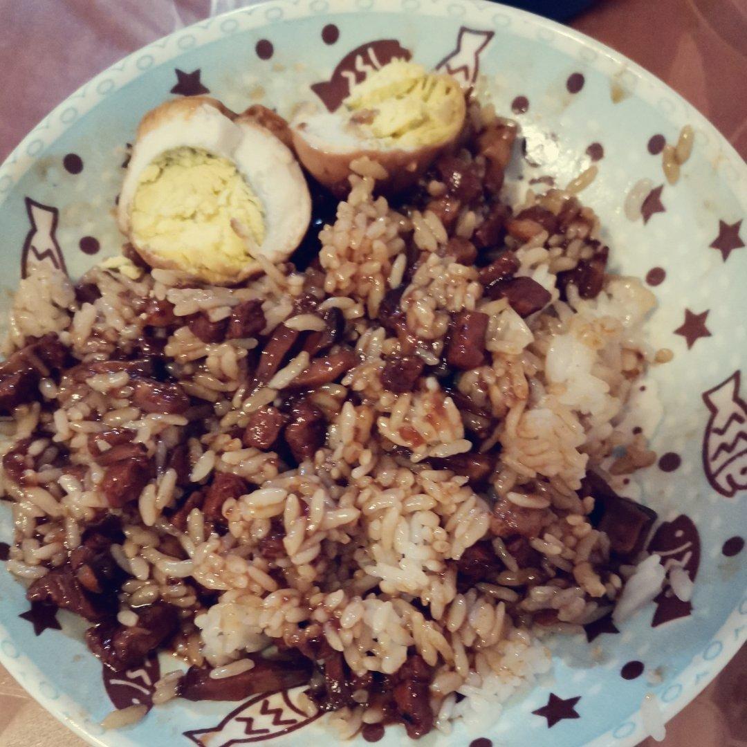 洋葱酥卤肉饭