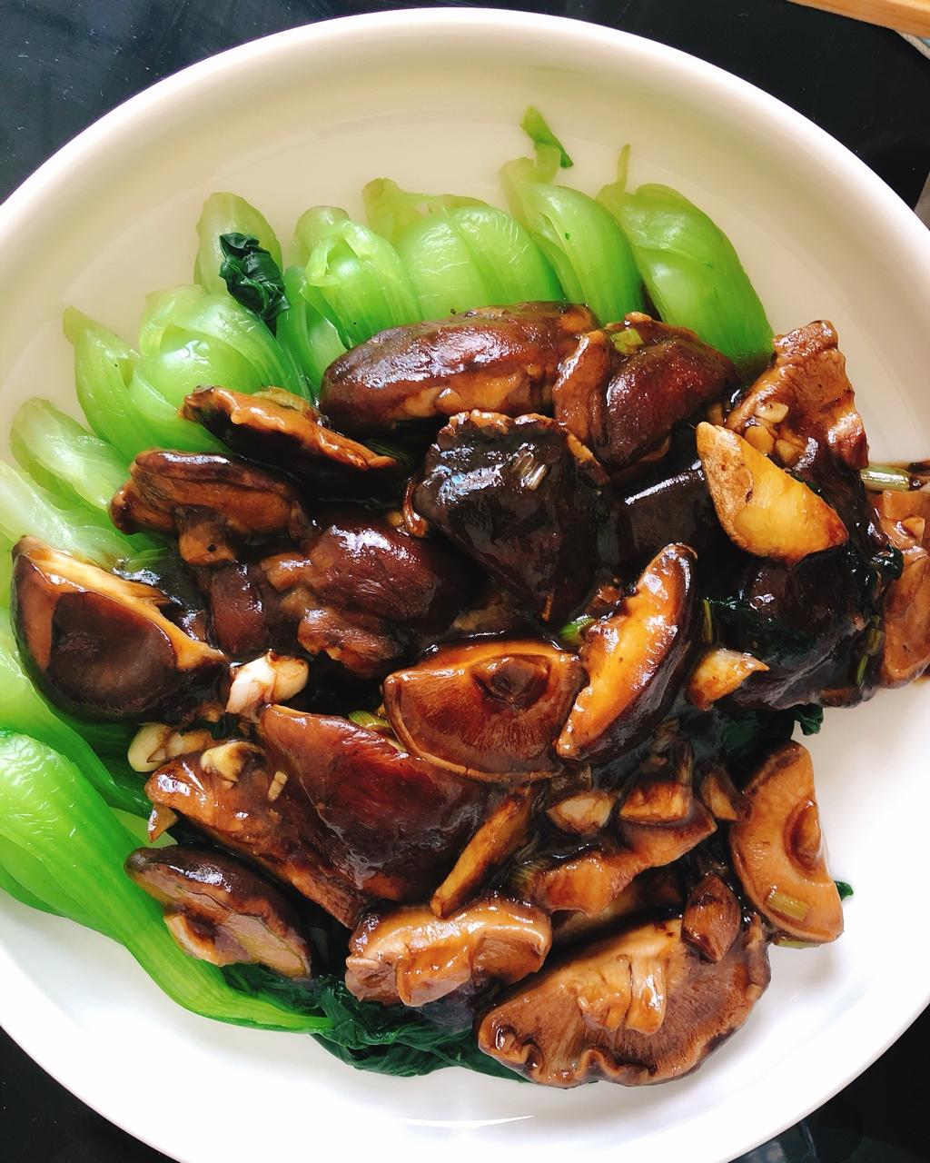 媋日负暄做的【耗油香菇菜心】