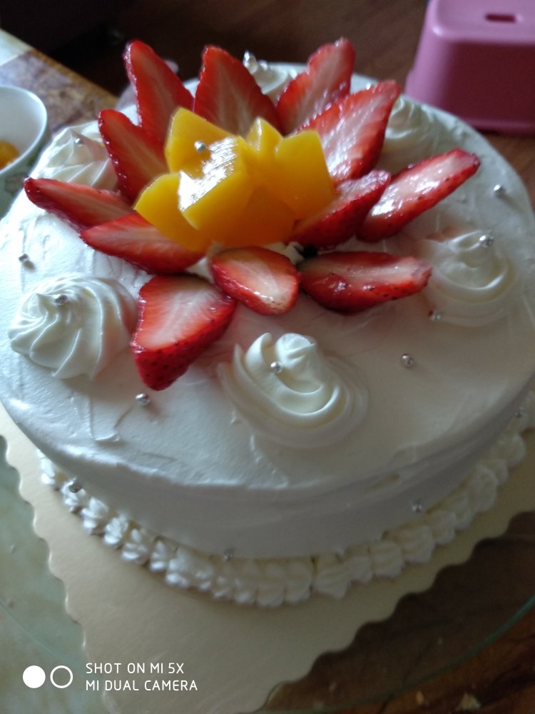 8寸草莓生日蛋糕