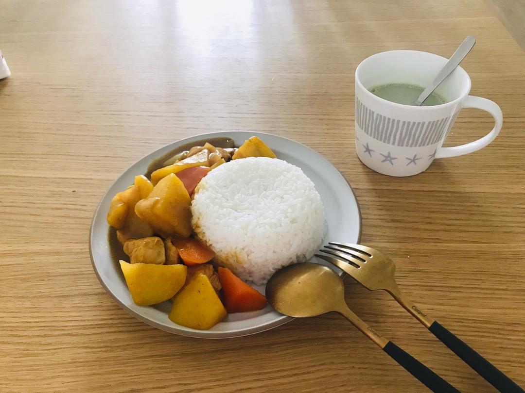 咖喱鸡肉饭