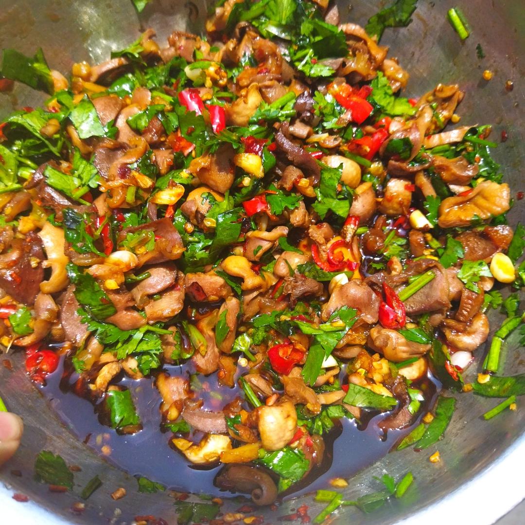 三碗米饭还不够❗️酸辣过瘾的凉拌鸡胗