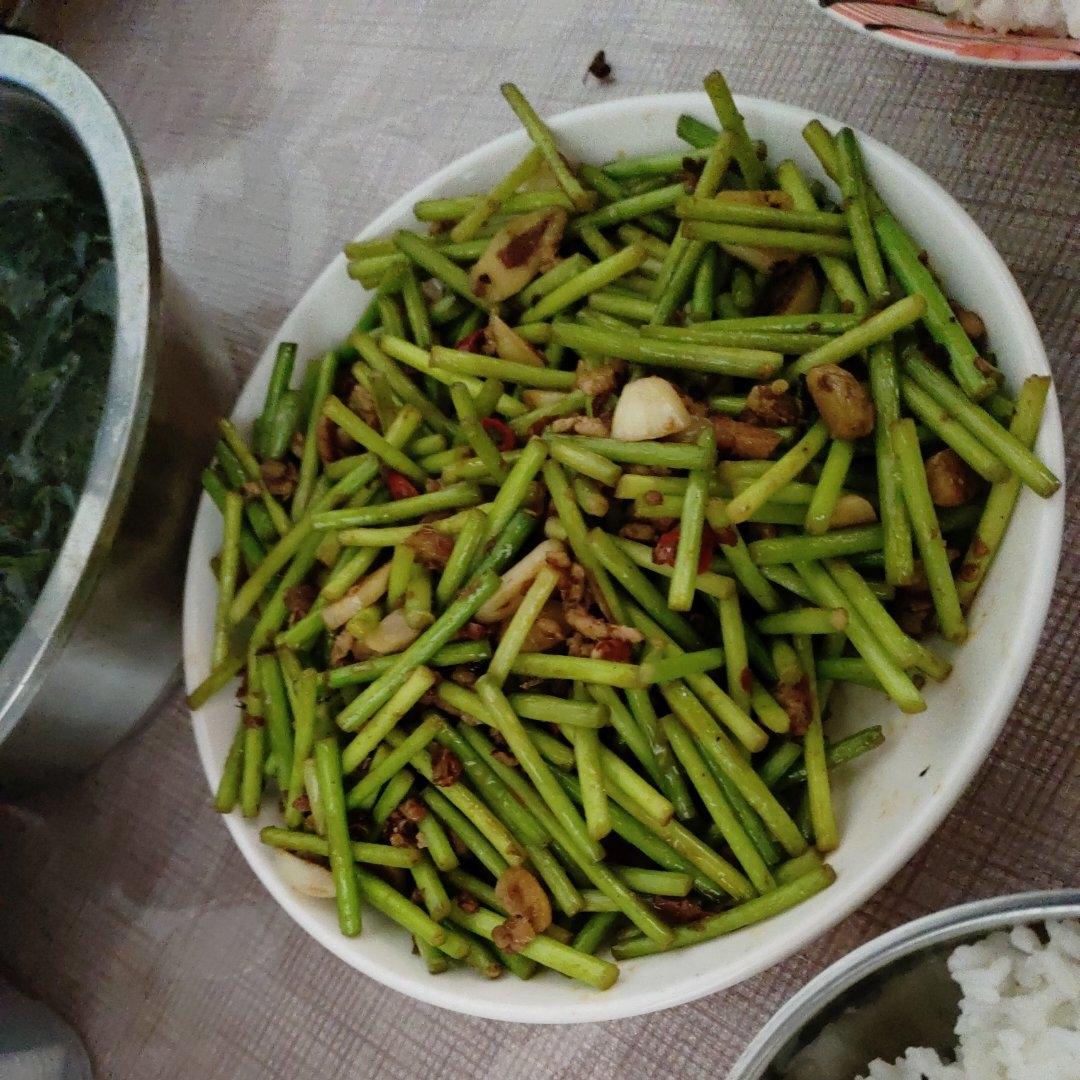 蒜薹炒肉丝