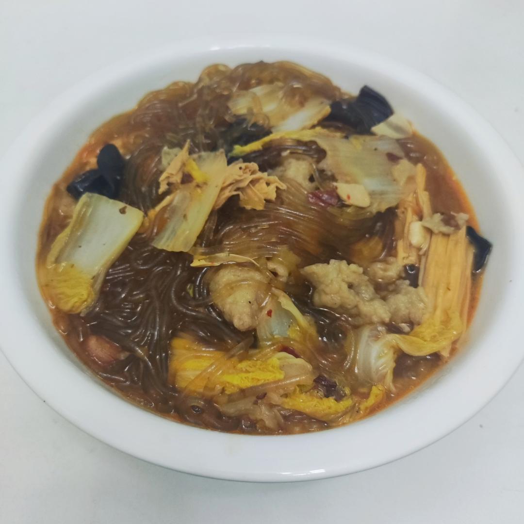 家常白菜粉条炖豆腐