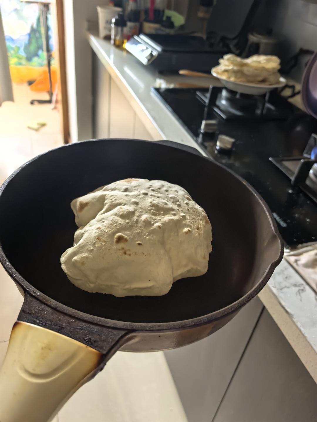 淄博烧烤小饼，柔软又劲道。