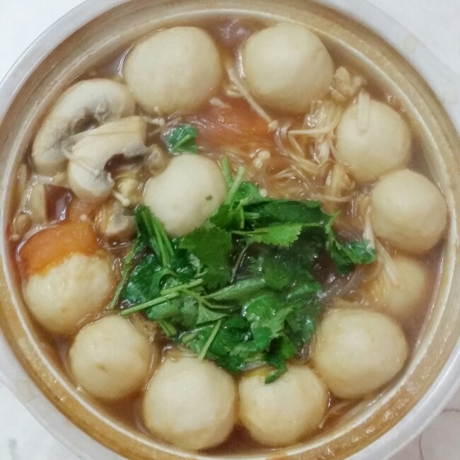 鱼丸杂菌煲