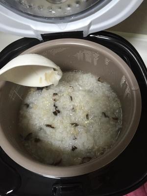 菌菇蔬菜粥（电饭锅版）的做法 步骤7