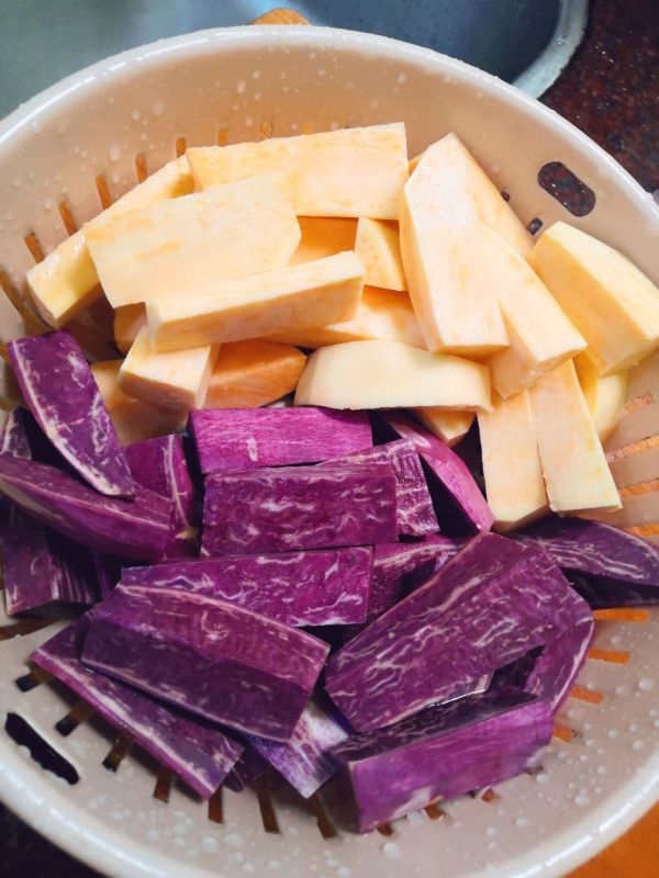 芋头红薯紫薯『反沙三宝』的做法 步骤2