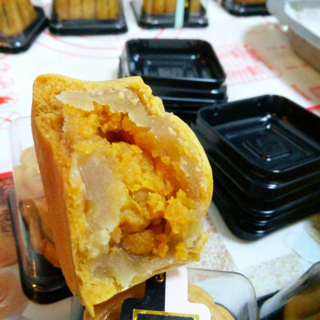 广式月饼——蛋黄莲蓉月饼