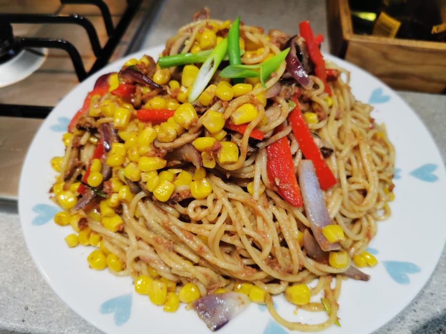 爆香中式炒意面的做法