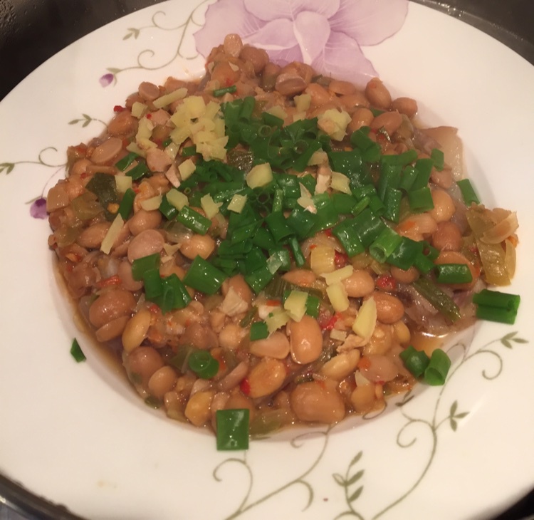 湖南烟熏肉蒸腊八豆