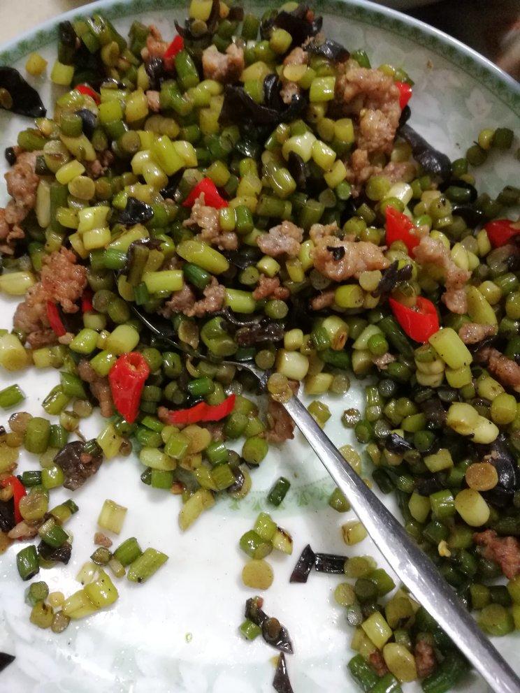 肉碎蒜苔粒