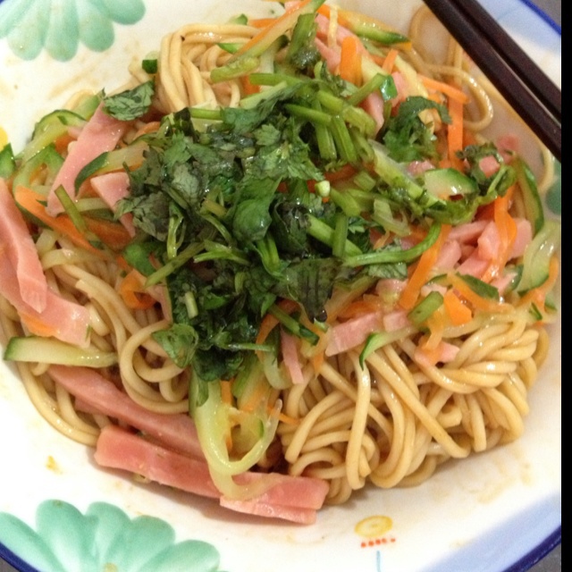 夏日快手凉拌面
