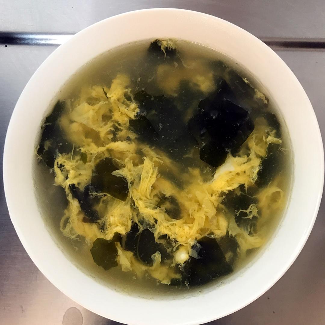 厨娘思若做的鲜裙带菜鸡蛋汤