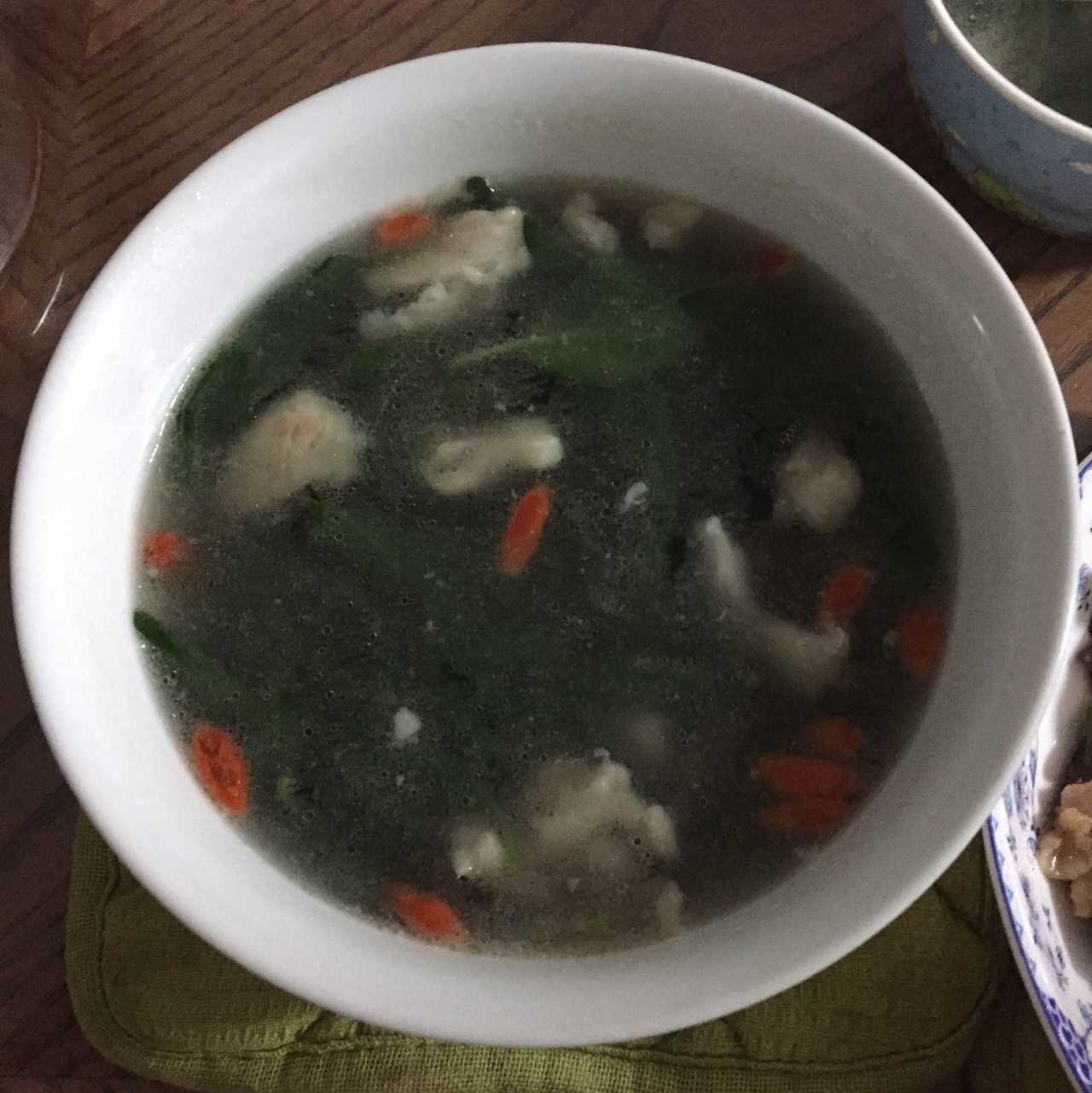 枸杞叶瘦肉汤~