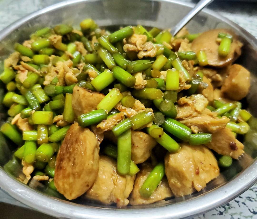 酱香鸡蛋（蒜苔版）