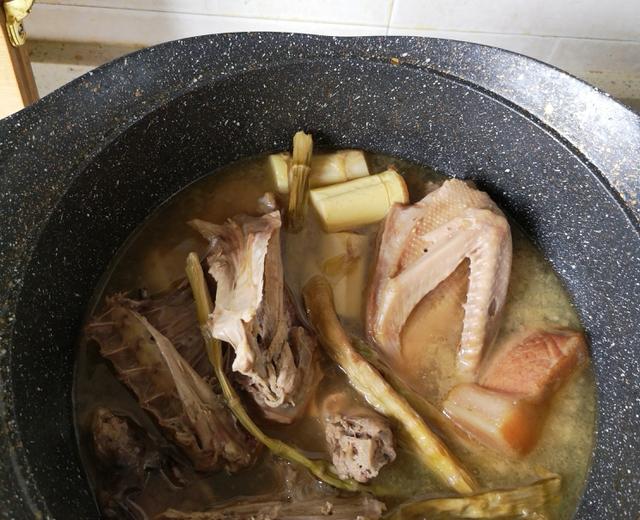 老鸭煲的做法