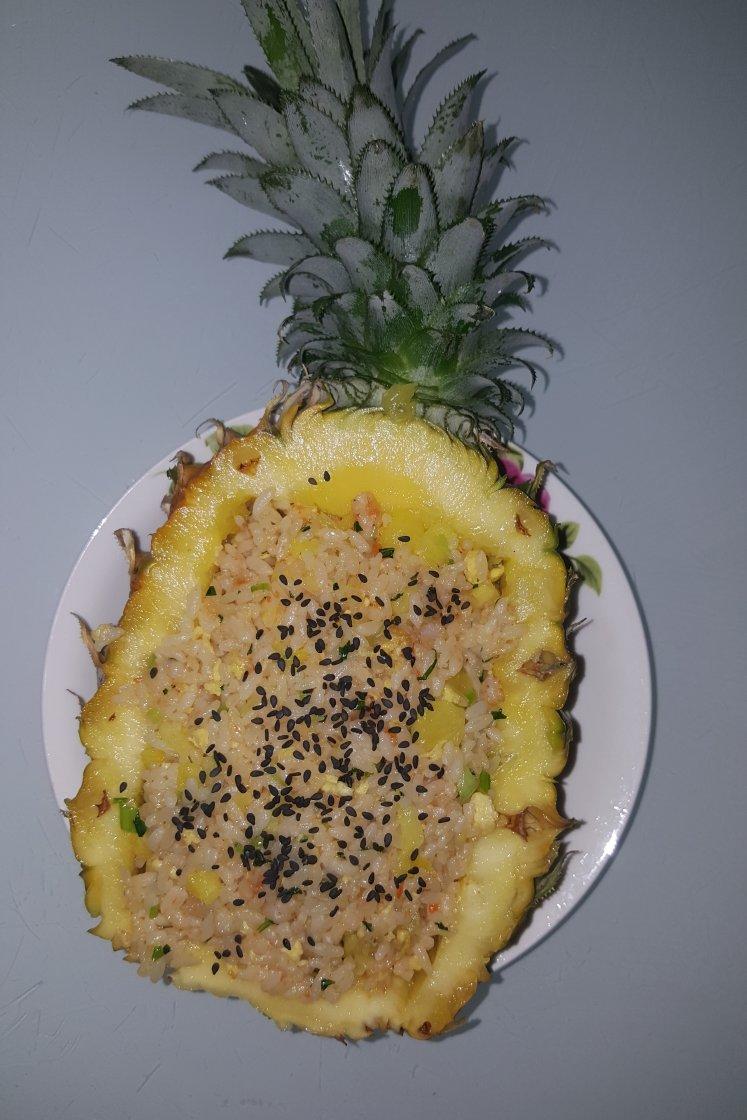 虾仁菠萝炒饭