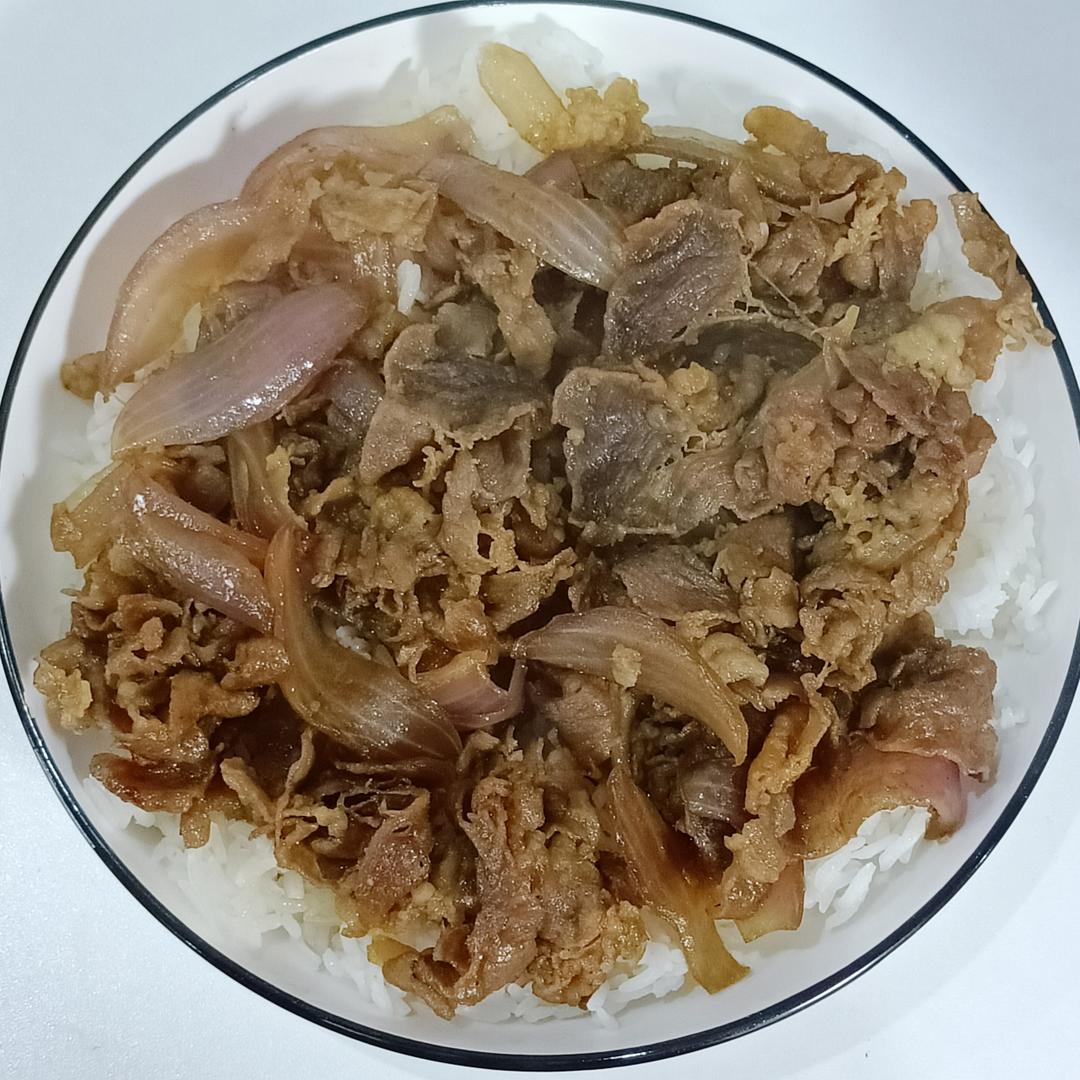 好吃到舔盘的秘制洋葱炒肥牛卷！拌饭巨香