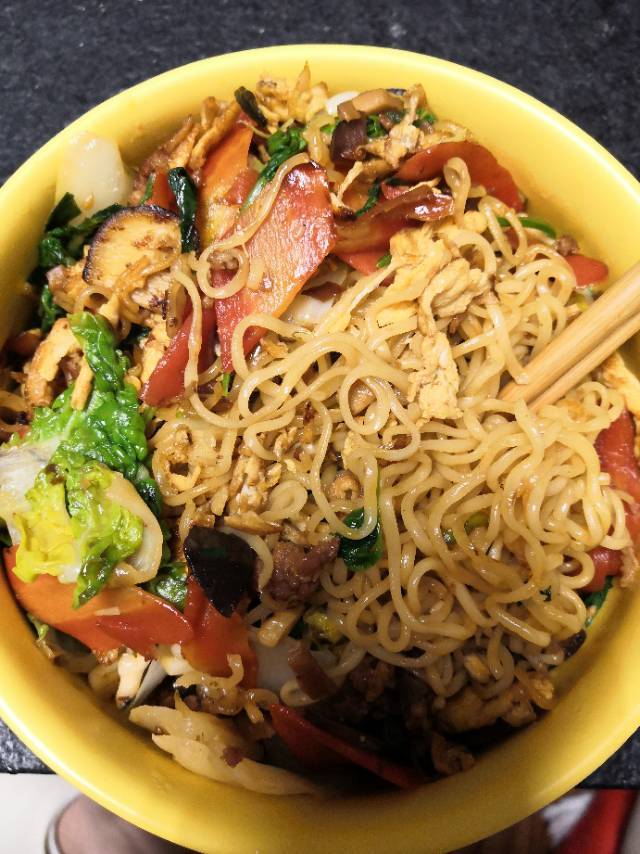 秒杀路边摊的炒方便面