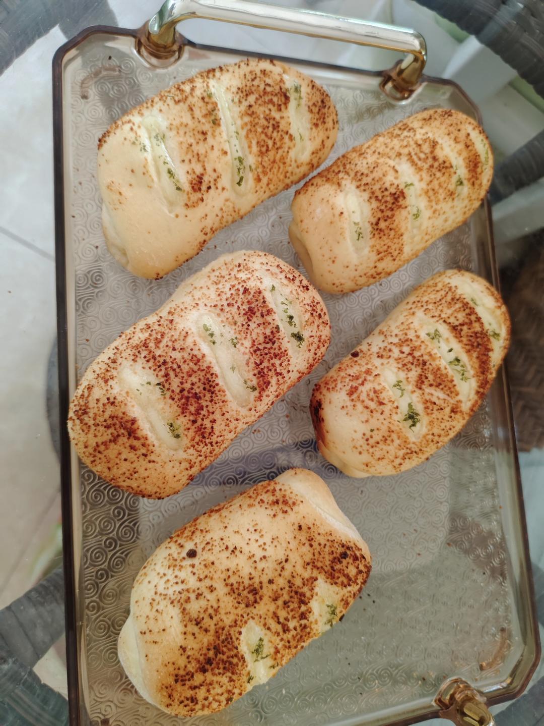 软乎乎的芝士肠仔面包，完爆面包店，放一周不硬