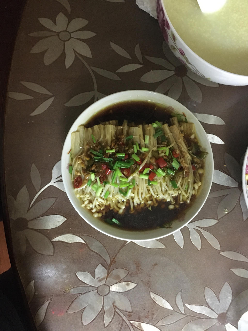 上桌就被秒光，蒜蓉金针菇