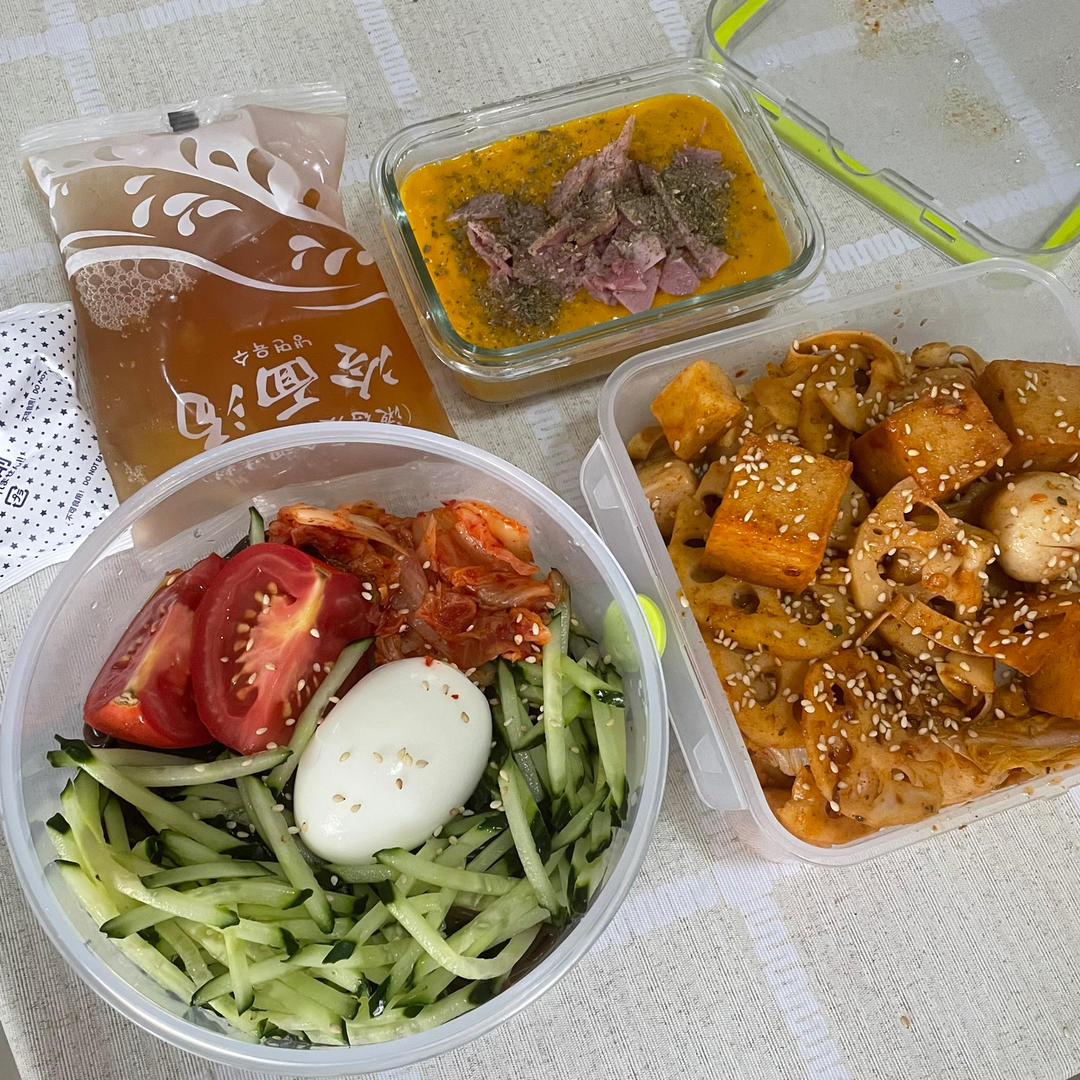 快给你心爱的人们做/送饭吧！