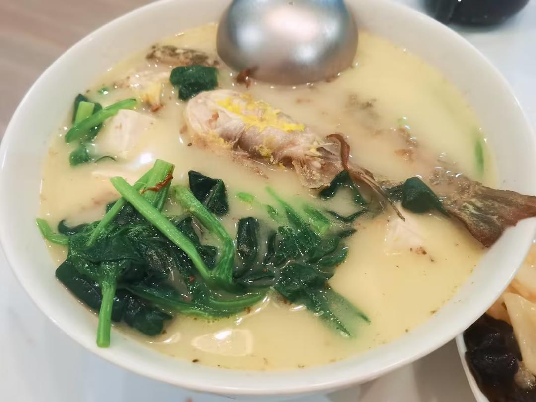 昂刺鱼豆腐汤（黄辣丁）