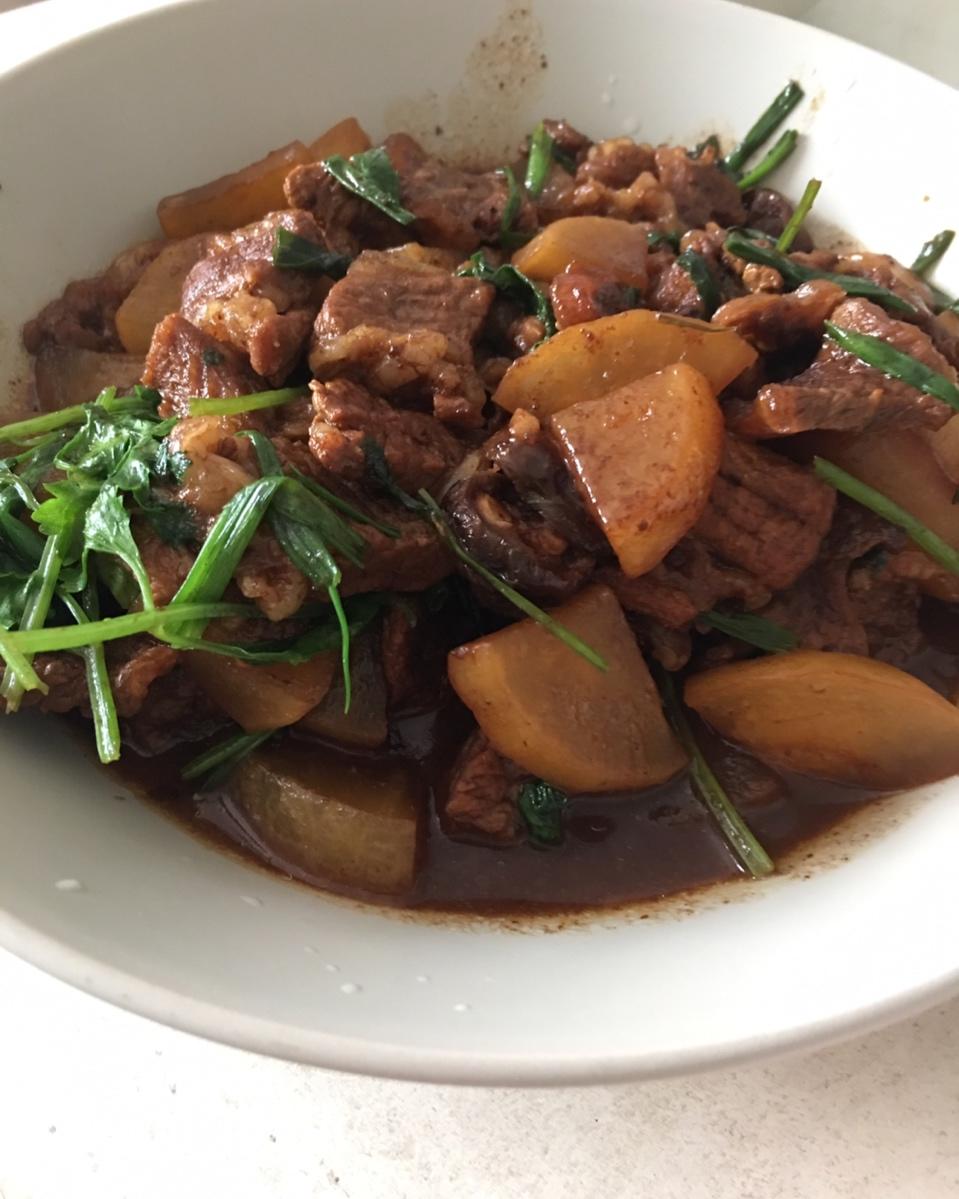 萝卜烧牛腩