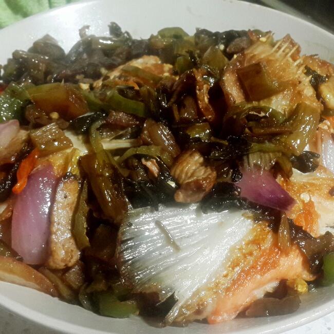 酸菜焗三文鱼鱼鳍的做法