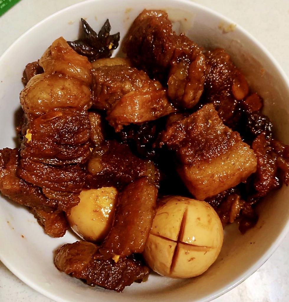 并没有很油的鹌鹑蛋红烧肉