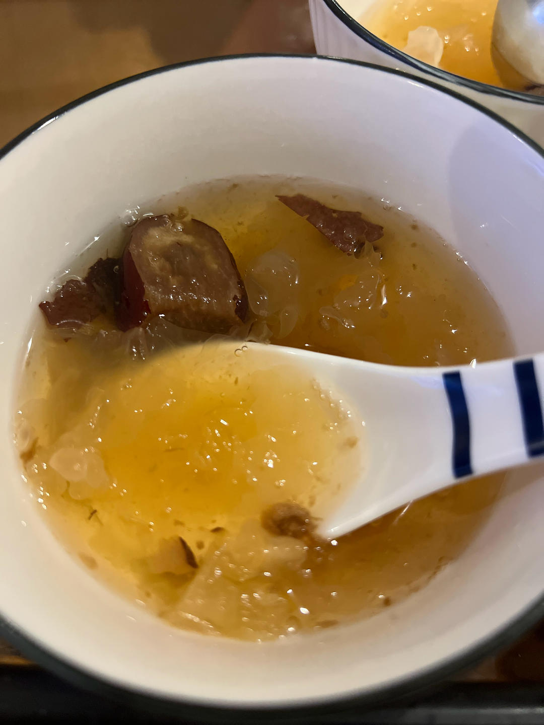 冰糖银耳红枣汤