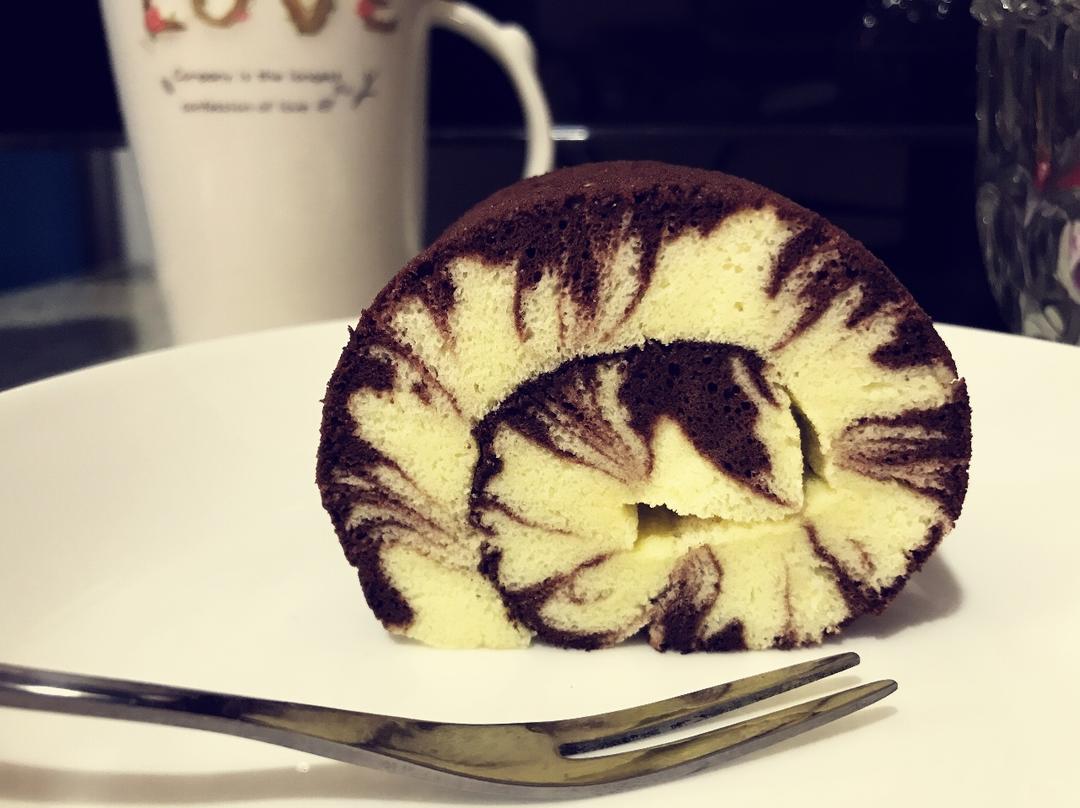 小懒猫想吃鱼做的黑旋风蛋糕卷---双色变式超好看【又名风火轮儿~】