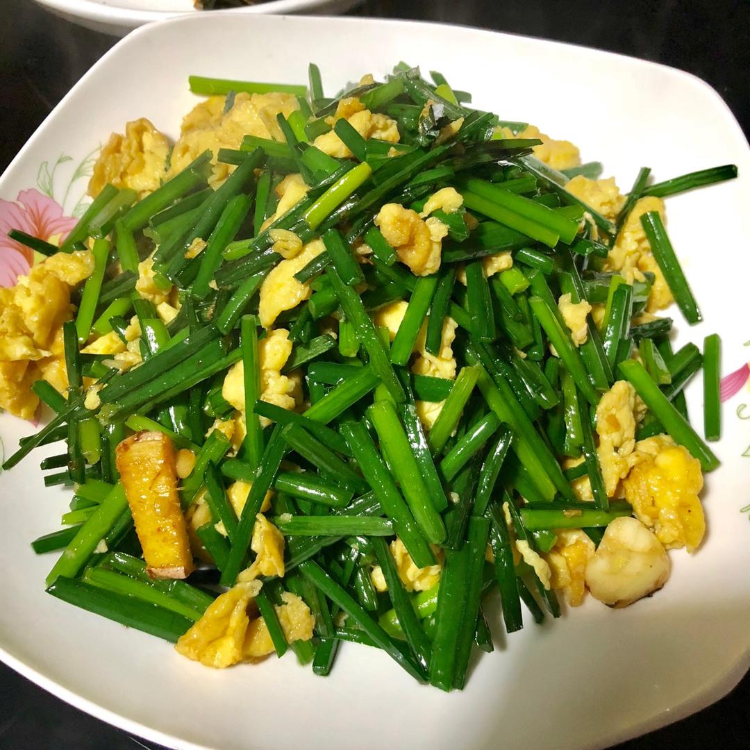 韭菜花炒鸡蛋