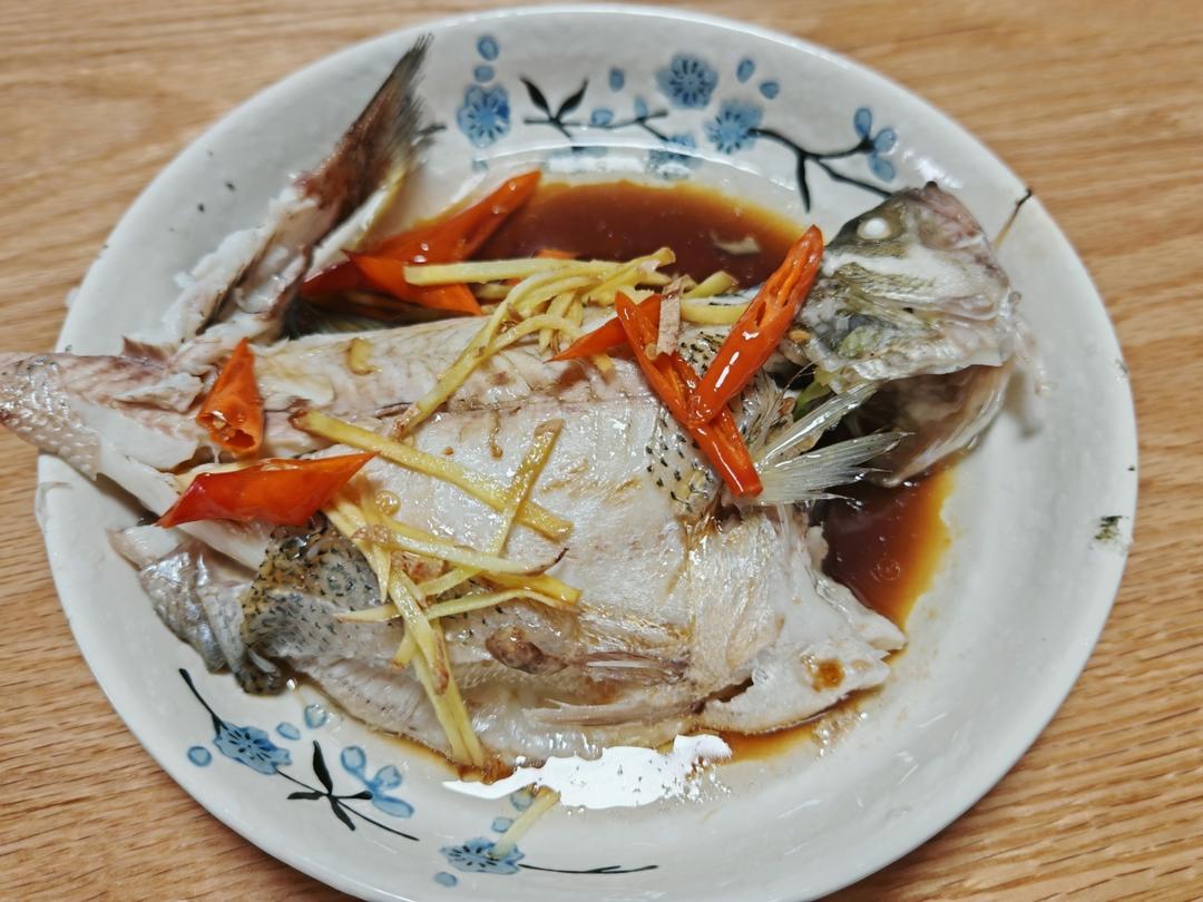 10分钟做 清蒸鲈鱼 （附切鱼图解）