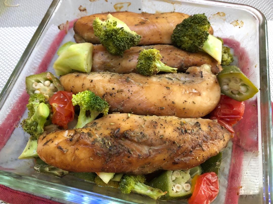 番茄蒜香烤鸡胸肉