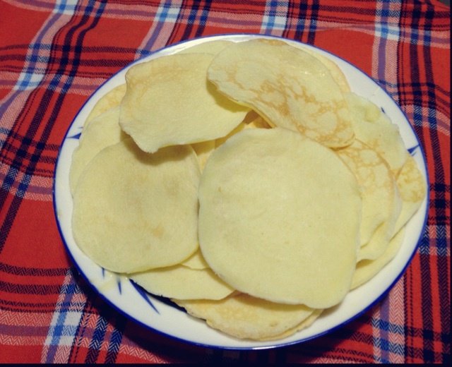 【酸奶松饼yogurt pancake】，搭上黑莓果酱和枫糖的美味。