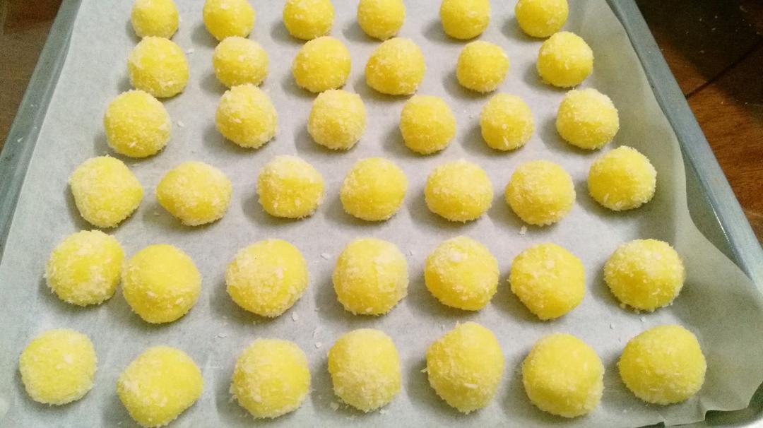 【视频】椰蓉小酥球（消耗蛋黄）童年美食