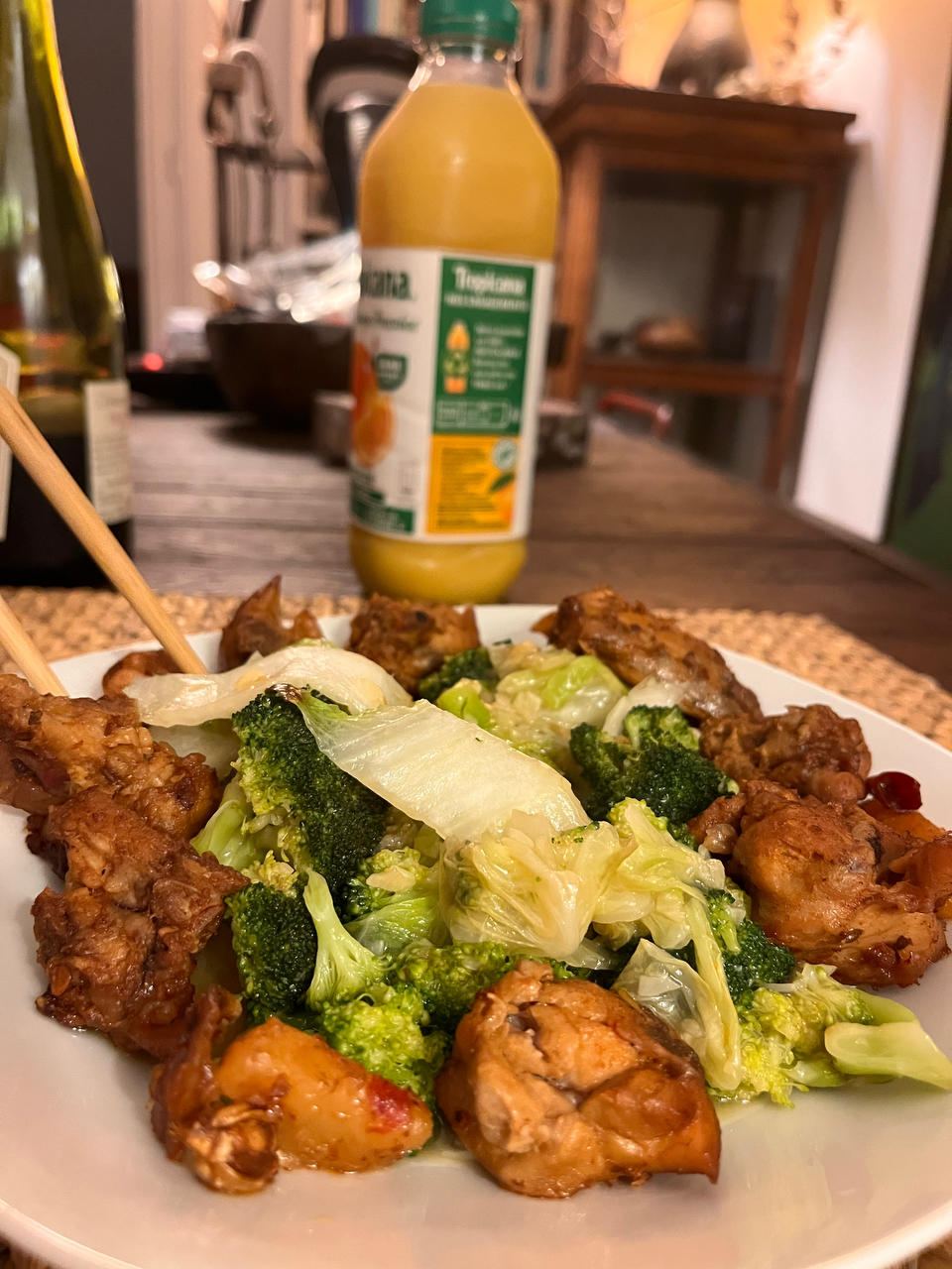好吃到爆的耗油蒜蓉西兰花(从不修图，喜欢请关注)