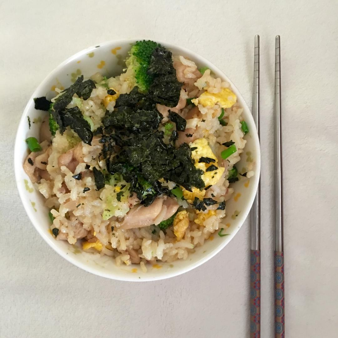 蒜香黄油三文鱼炒饭