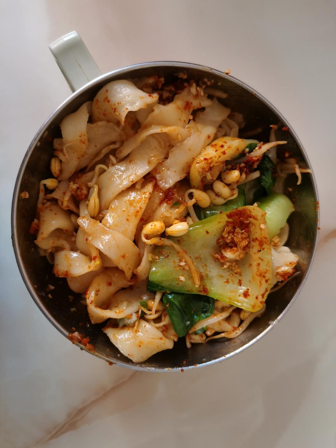 十分钟就能吃上的超简单油泼面