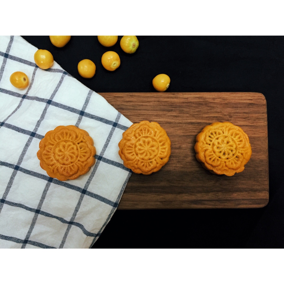 广式月饼——蛋黄莲蓉月饼